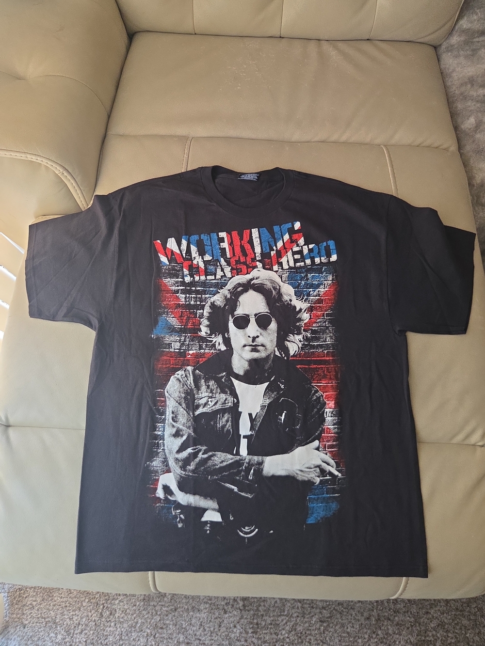 THE BEATLES JOHN LENNON WORKING CLASS HERO T-Shirt MENS  British Flag